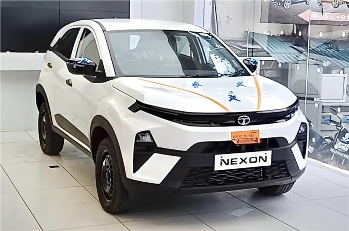 Tata Nexon AMT Base Trim