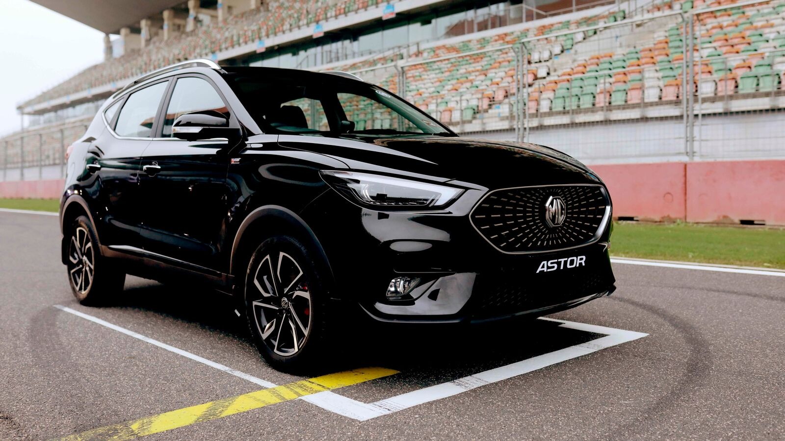 MG Astor : 5 New Mid-size SUVs 2024