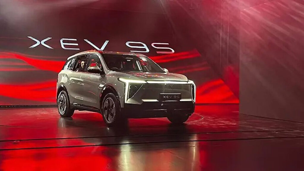 7-Seater mahindra xev9s exterior right-front