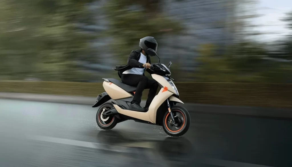 Upcoming Electric Scooters: Ather ला रही है ₹1 लाख का इलेक्ट्रिक स्कूटर, Hero करेगा बड़ा निवेश 2 2025 Ather 450