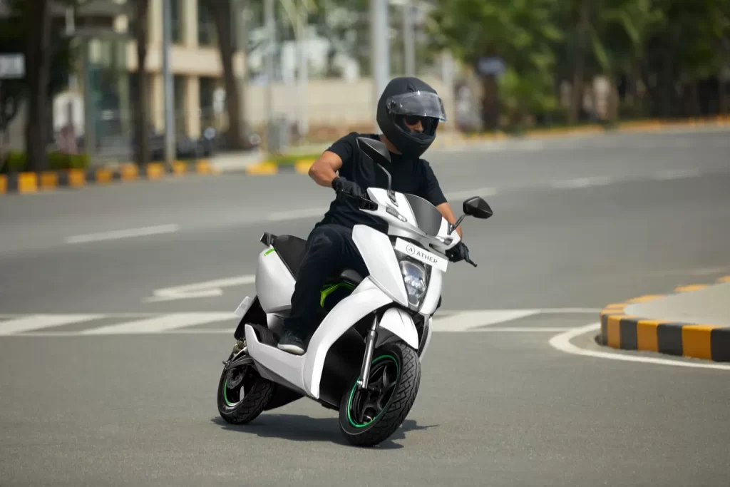 Upcoming Electric Scooters: Ather ला रही है ₹1 लाख का इलेक्ट्रिक स्कूटर, Hero करेगा बड़ा निवेश 3 Hero MotoCorp to Invest ₹1,000+ Crore in Ather Energy